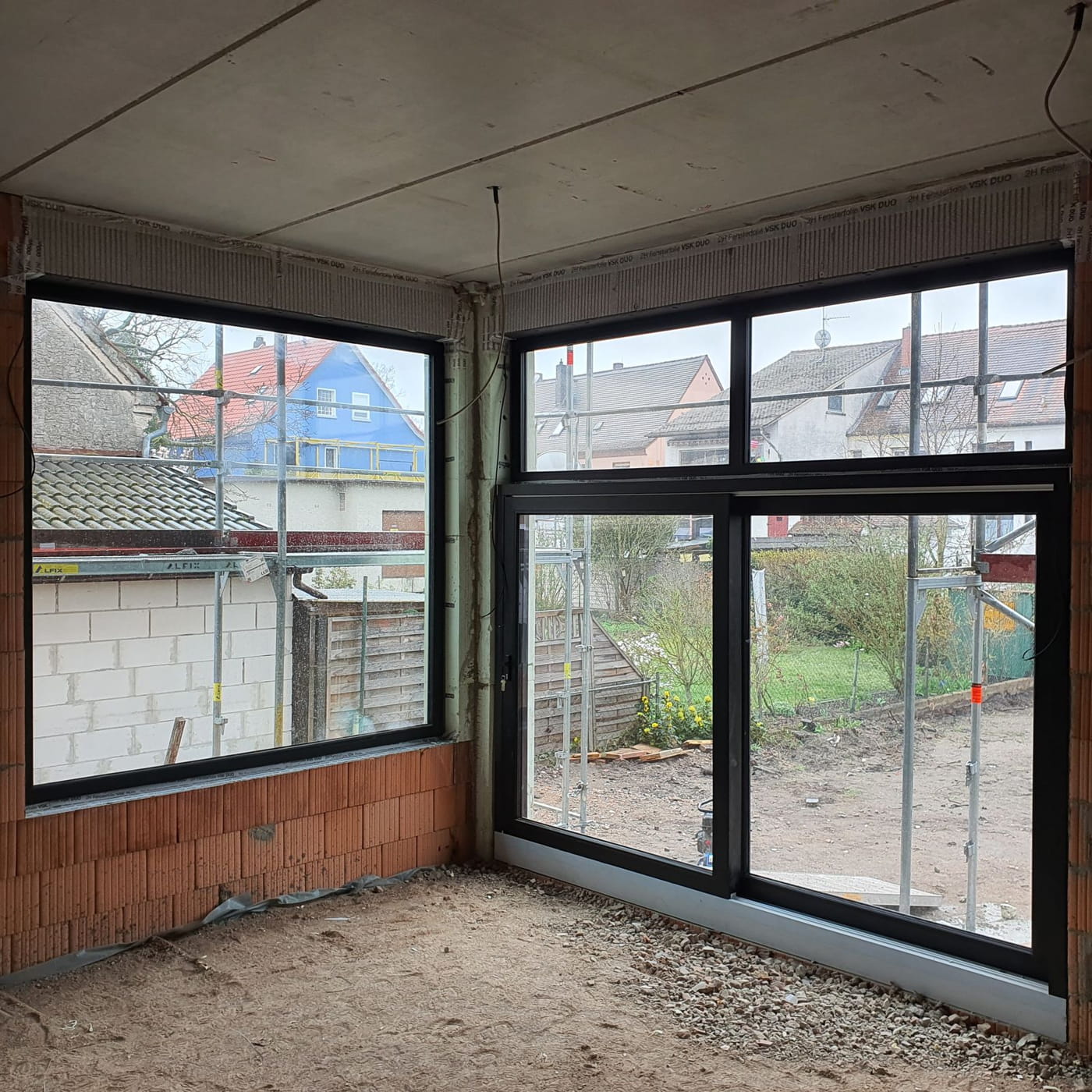 Montage von Fenster und Schiebetür